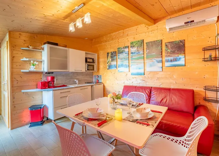 Le Houda Et En Option Holiday home Nimes