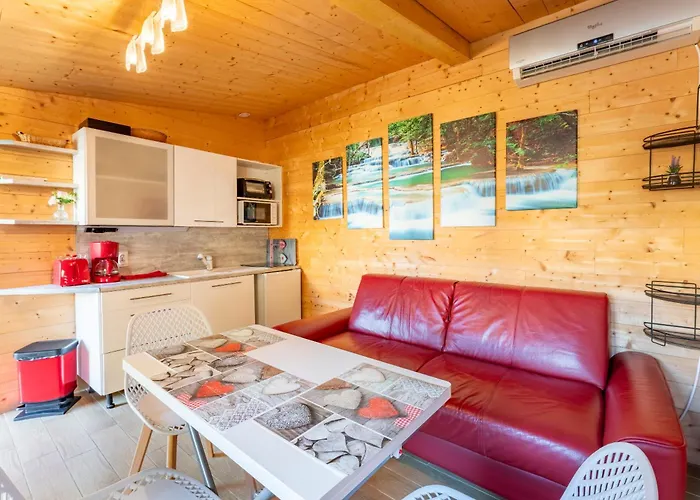 Le Houda Et En Option Holiday home Nimes